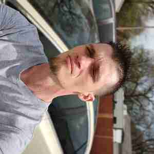 Let's have some fun I have green eyes and a baby face and ready have fun with some swxy Ladies 1 on 1 or Group sex! Milf
