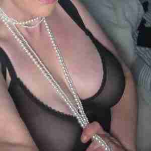 Hi ? Just me boobs