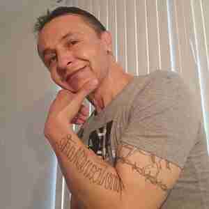 Albuquerque hunk 5'10 180 lbs goodlooking healthy good shape very very active 45 from Albuquerque n.m Hunkone69