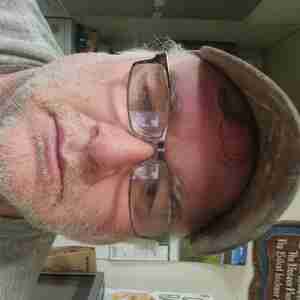 Pappie 5' 10" male ready for some fun I like pantyhosesex