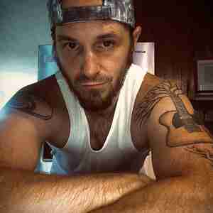 Me Pictures Man seeking woman
