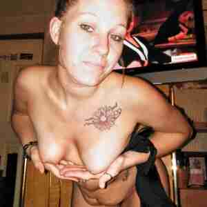 Statesville North Carolina 32yo blonde wife Wife, Rowland