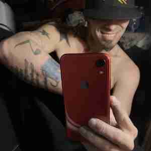 Mike Here! WzuP I’m 39 5’7 160lbs 6in a half cut and shaved some. Hit me up. Single