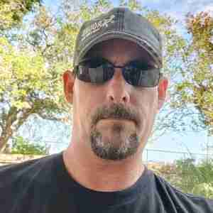 Frustrated man. Looking for sex no strings with a horny lady, have decent size dick and love giving oral. Clean and 5 years