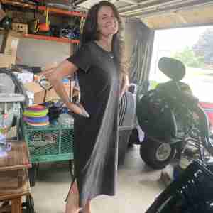 Sexy slutty MILF with big titties This baddie is a lady in the streets and a slut in the sheets Sexy slutty MILF big titties
