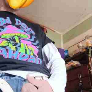 (256) 462-2781 Seeking mature women and couples who are seeking a younger man to come over and make your fantasies come to