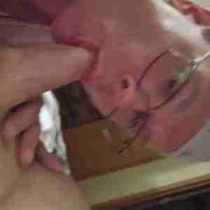 Columbus Ohio Dick Suckers I love giving big dick blowjobs till he cums in my mouth. I would love to meet more boys & girls