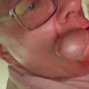 Columbus Ohio Dick Suckers I love giving big dick blowjobs till he cums in my mouth. I would love to meet more boys & girls