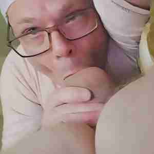 Columbus Ohios biggest DICK SUCKER Harley Banks! I have a secret..I've been sneaking around blowing big dicked daddy's for 40