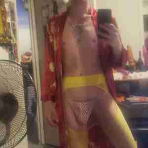 MY COCK AND WHAT I HOPE TO BE LIKE I'm wanting to be piggy in the middle like pic's Gangbang me