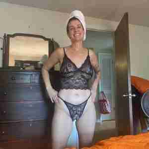 Trophy wife Sexy slutty MILF Sexy slut MILF