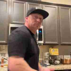 Me What you see is what you get. Easy-going, confident, and looking for a real fun. Confident, fit, clean, clear intentions,