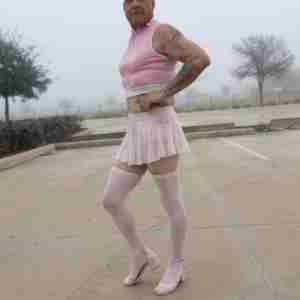 Sissy Tina Bisexual sissy, looking for an owner to serve, male or female doesn't matter. San Antonio Tx