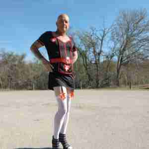 Sissy Tina Bisexual sissy, looking for an owner to serve, male or female doesn't matter. San Antonio Tx