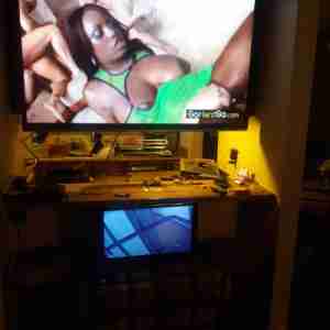 Let’s watch porn & fuck!!! Where are all the sexy kinky ladies who love to watch porn while getting freaky & nasty??? Porn,