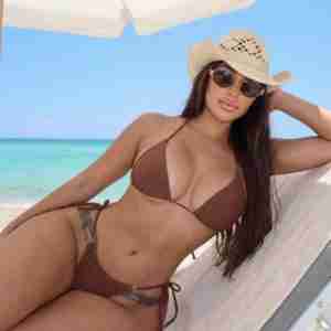 Am available for hookup I render all kinds of services... Text me up +19739102642 