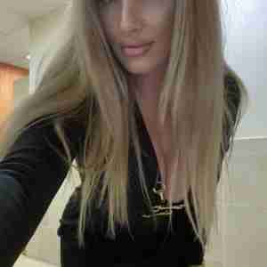 Am available for sweet meet up with enough services I am deep into all kinds of different styles services...WhatsApp  only +1