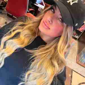 Am available for hookup I render all kinds of services...WhatsApp  only +1 2812505615