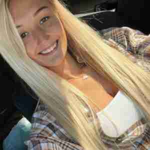 I’m available for hookup I render all kinds of services...  only texting +1 305-501-7634