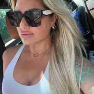 Am available for hookup I render all kinds of services...WhatsApp  only +1 2812505615