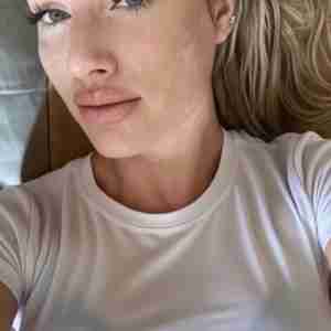 Am available for hookup I render all kinds of services...WhatsApp  only +1 2812505615