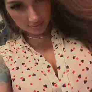 Am available for hookup Sweet all kinds of services...WhatsApp  only +1 2812505615