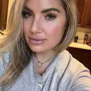 Am available for hookup Dm me for different all kinds of services...WhatsApp  only +1 2812505615