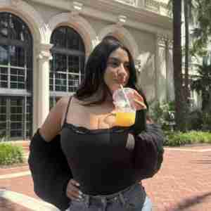 Am_available hit up I render all kinds of services... Oral without condom,Classic sex,Deepthroat,Cum on body,69