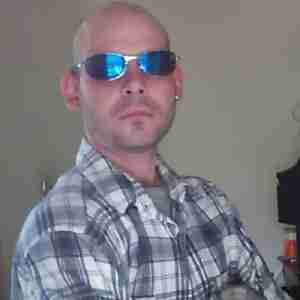 Looking for fun Any girls looking to have fun all nite I am a male escort and I do porn I'm looking fir some that would be
