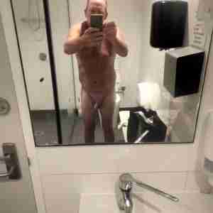 Looking for fwb Looking for any women who just want to fuck emerald Qld and surrounding areas can host or car play Let's fuck