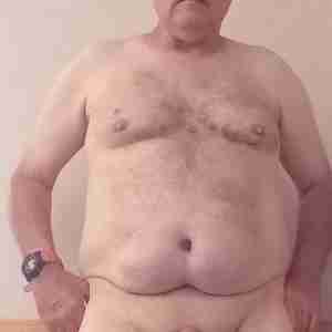 I don't have a big cock but I hope you like my cock I am from Huntington wv I love to eat your pussy