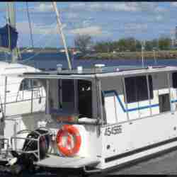 Bribie island House boat fun