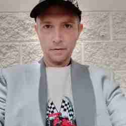 Hey I am a Caloundra local wanting to meet up