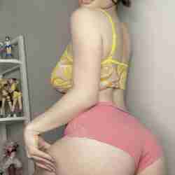 Lauraamelia26582619