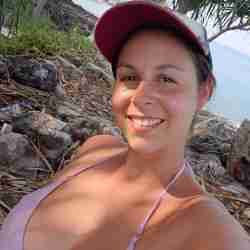 Emilia_Brooks_23