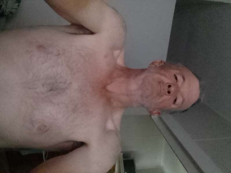 Looking for sum Hot oiled up fun