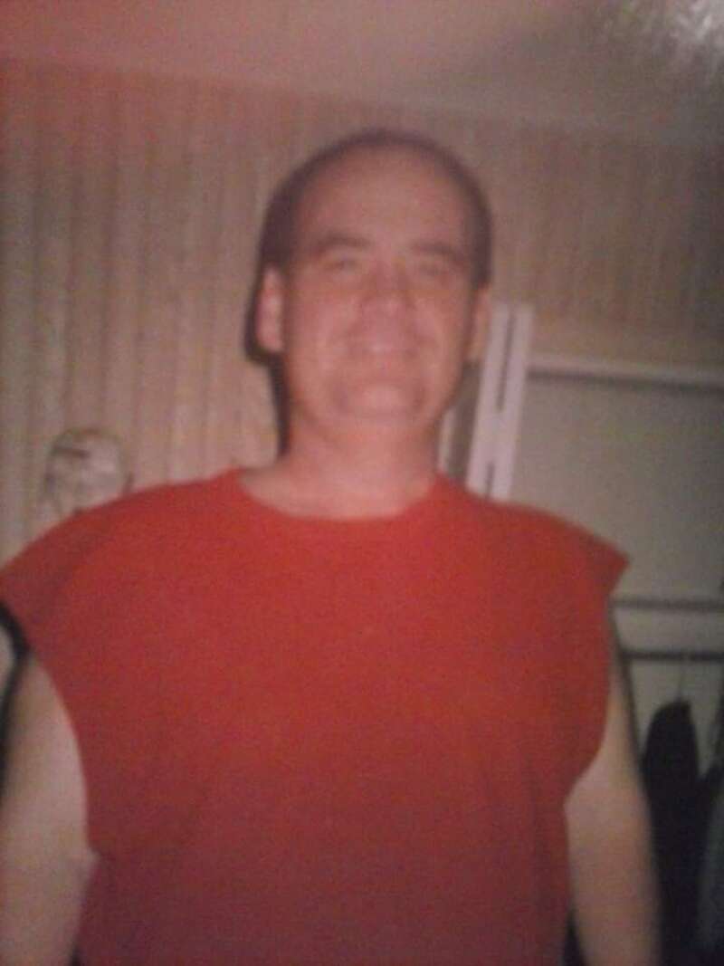 50 sub DWM seeking dominant female, couple, tranny
