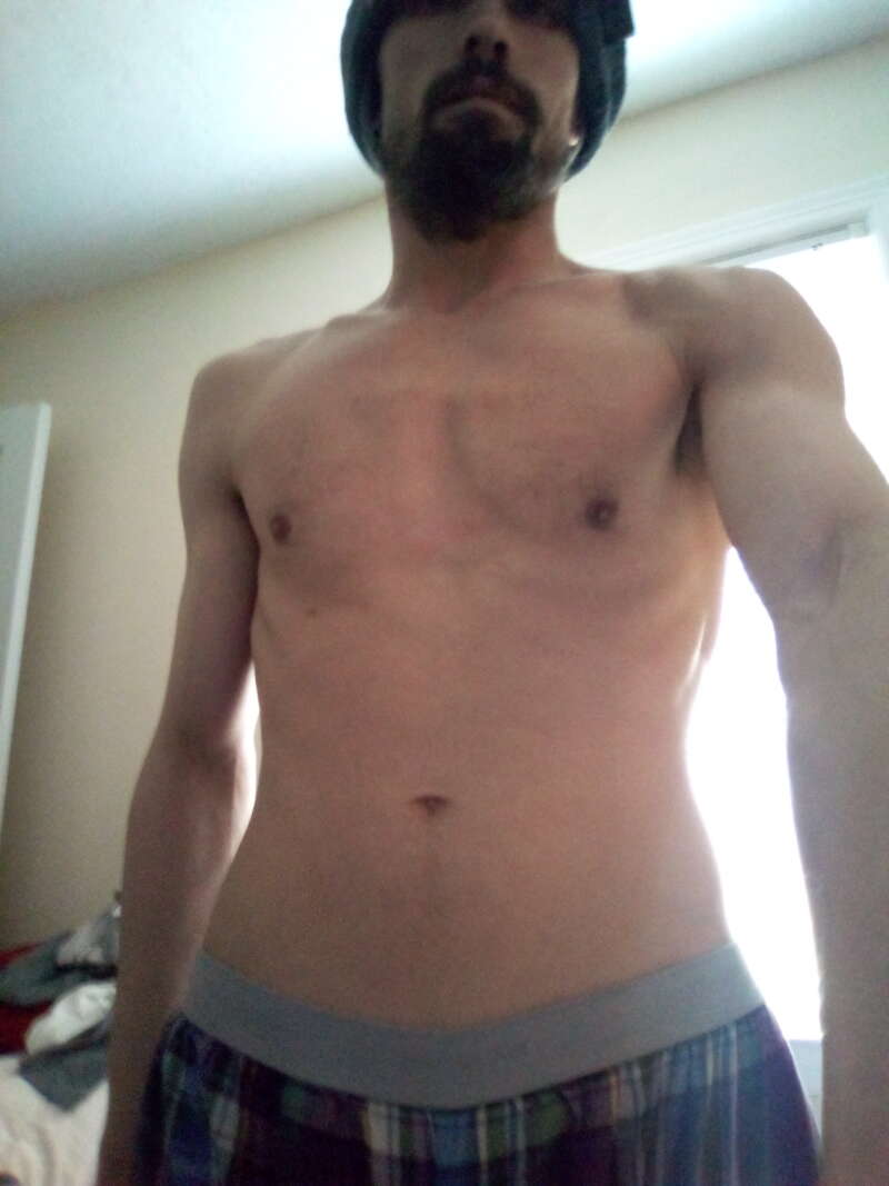 33 attractive male looking for NSA fuck buddy