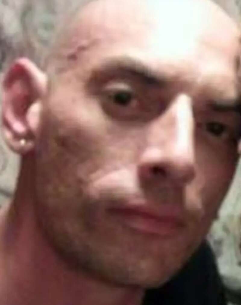 I am a M seeking F. Discreet Connection