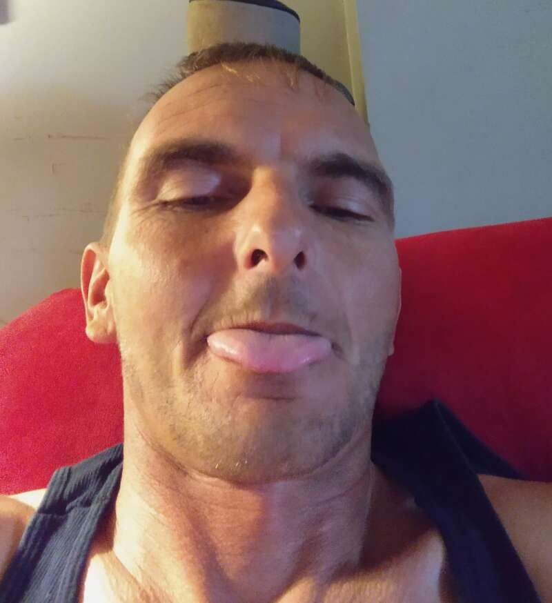 Seeking women or couples love too play