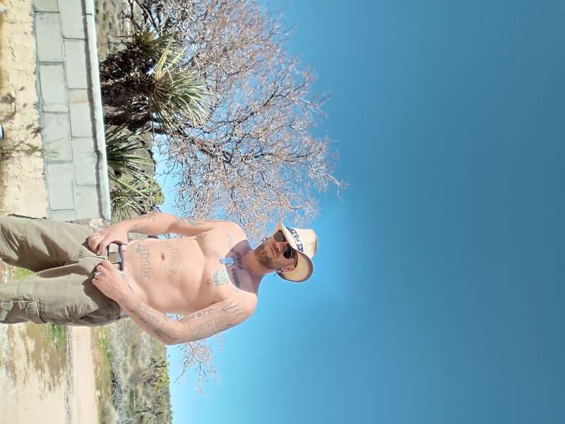Bi guy looking for dirty fun