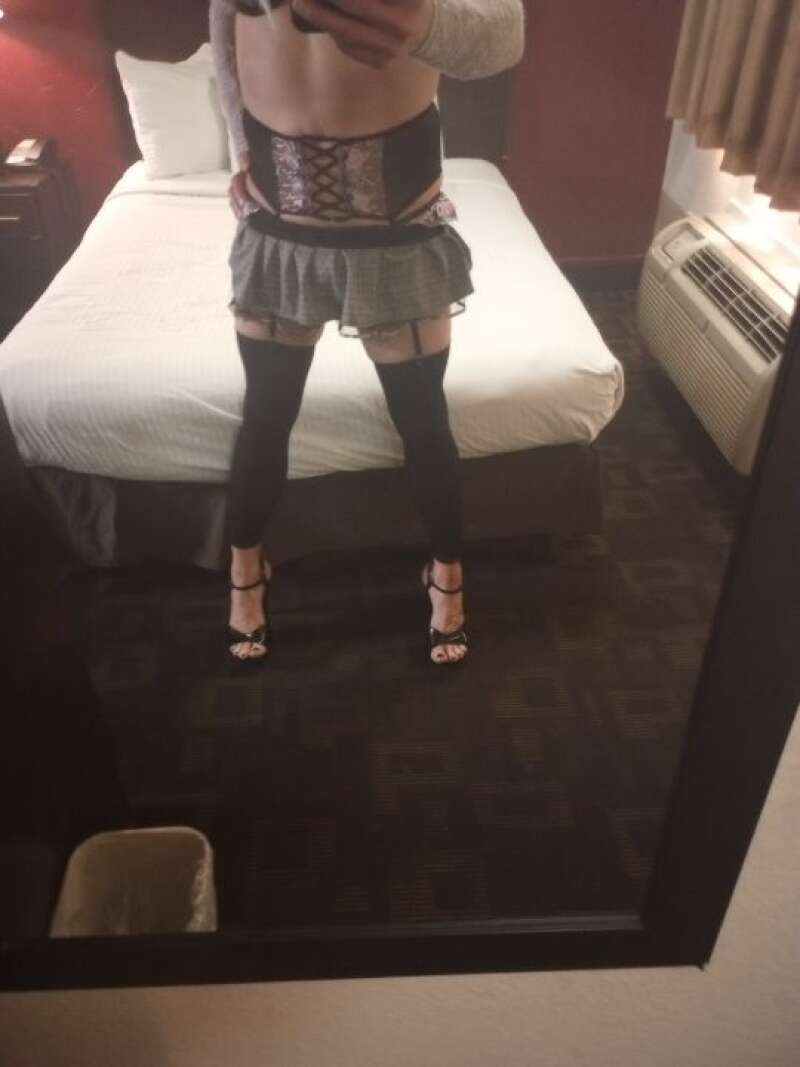Sexy Cd seeking endowed tops