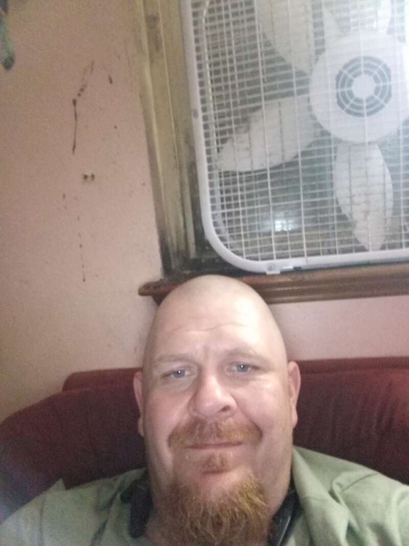 Im really really horny I'm looking for a real slut that's going to leave me in