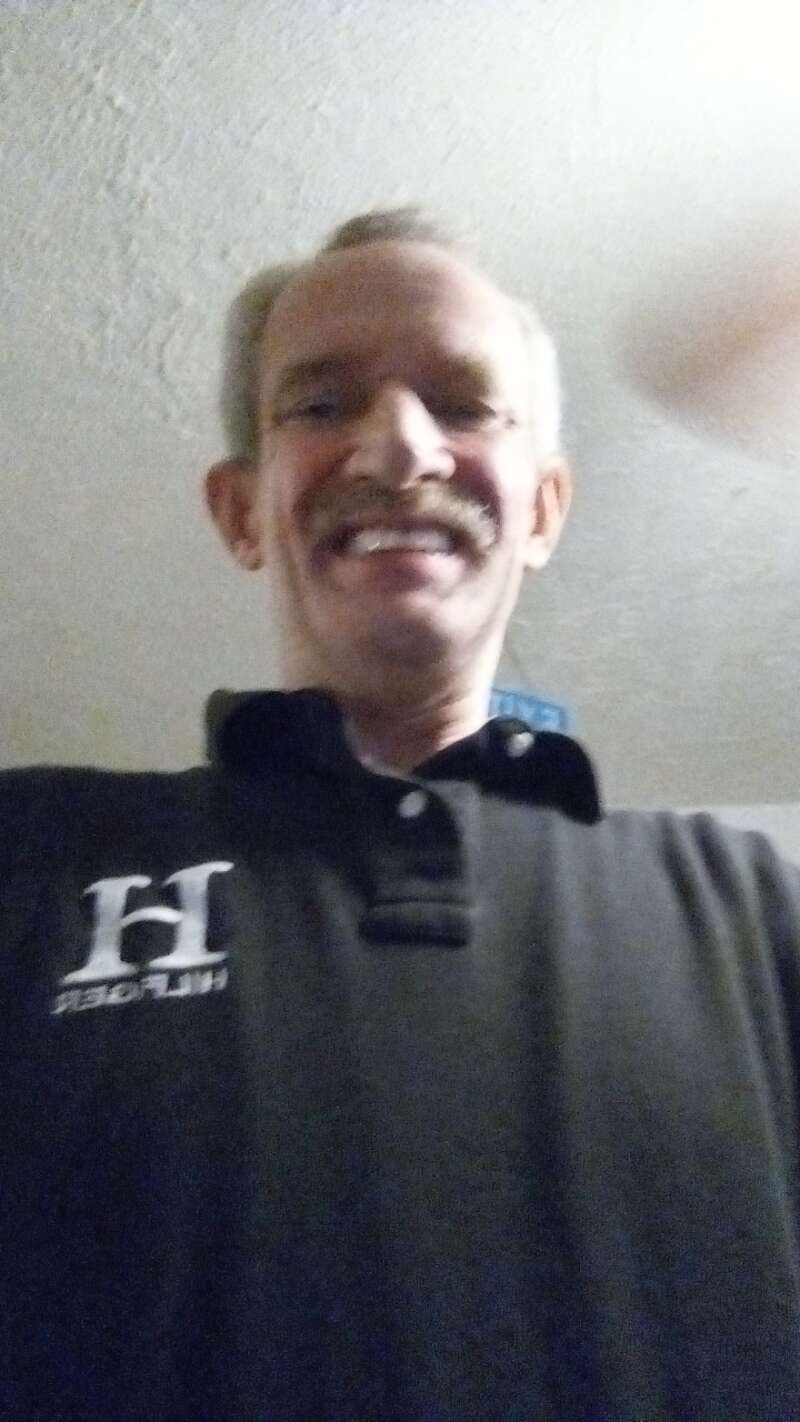 Fuck friend needed for a huge shaved cock