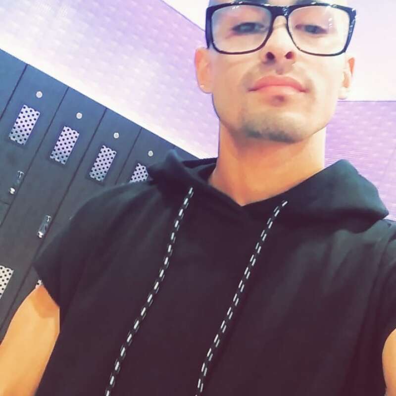 Females needing that leg shaking orgasms hmu