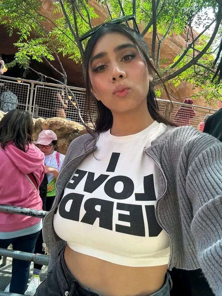 If you are man and you want something freaky message me on zangi 9711871267