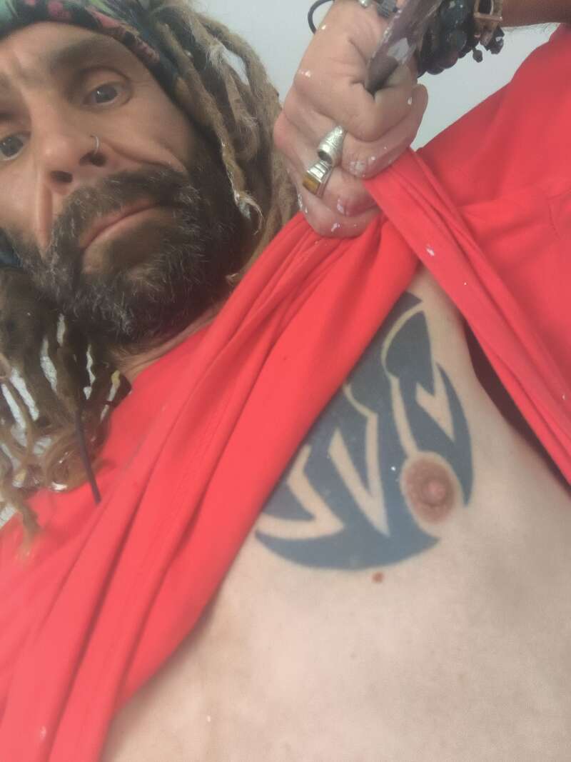 Horny hippy guy clean and discreet looking for fun