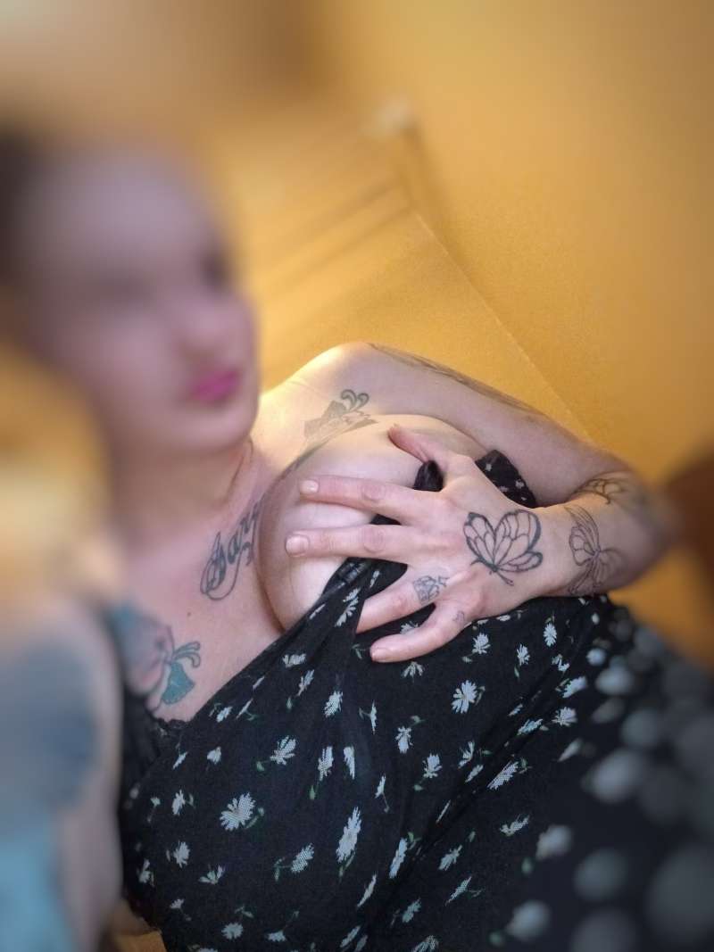 Wanna bring some joy to generous gentlemen while I am here