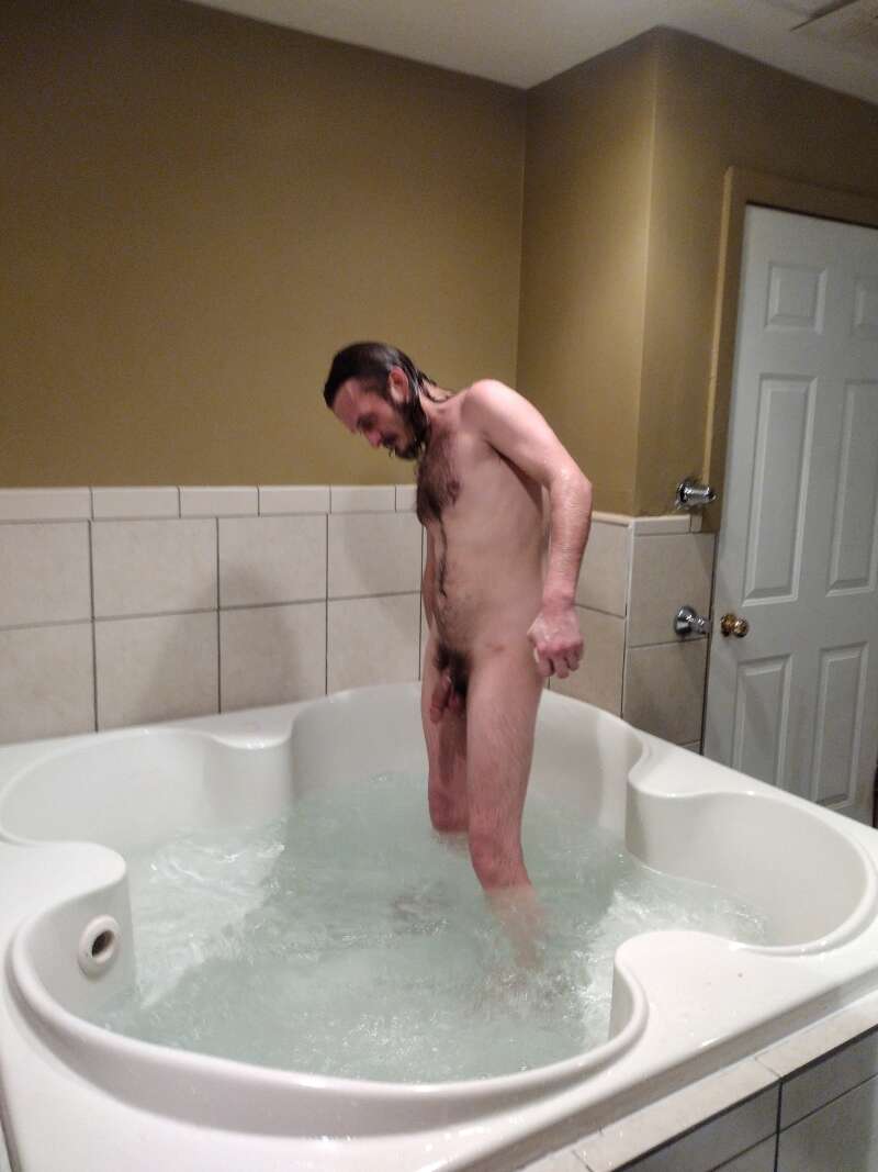 Hello who wants me to orally please you I love eating pussy