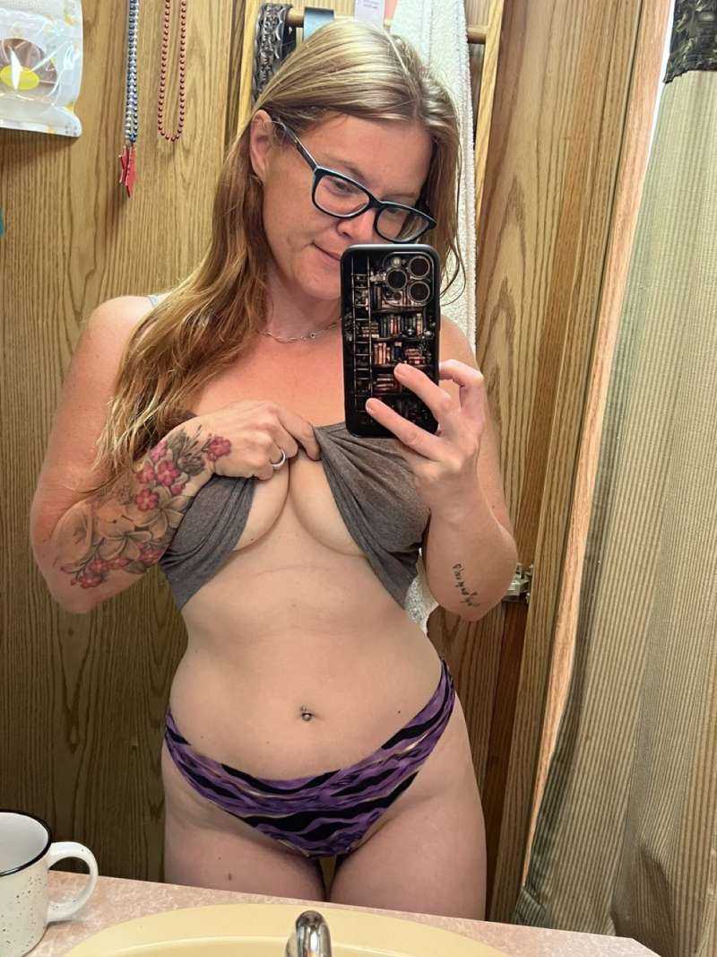 Hookup / massage therapist